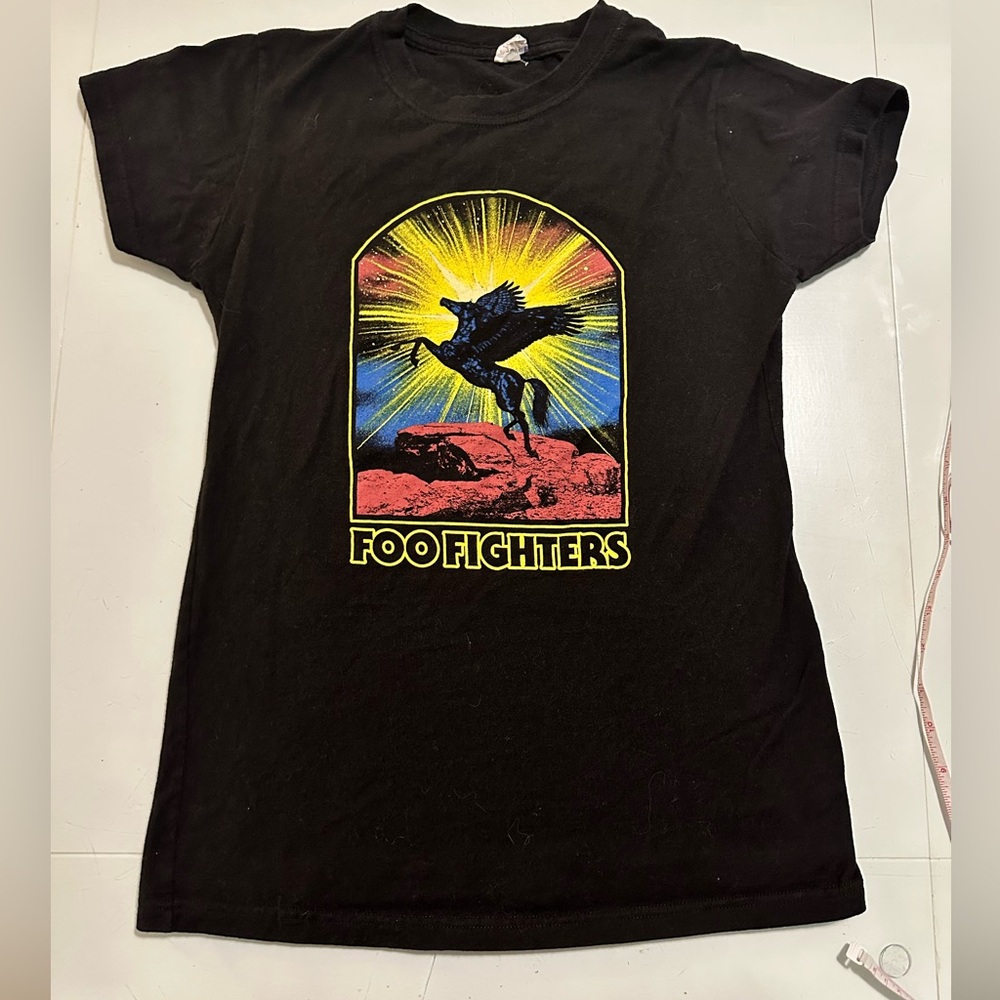 Women’s foo fighters tshirt Sz Large